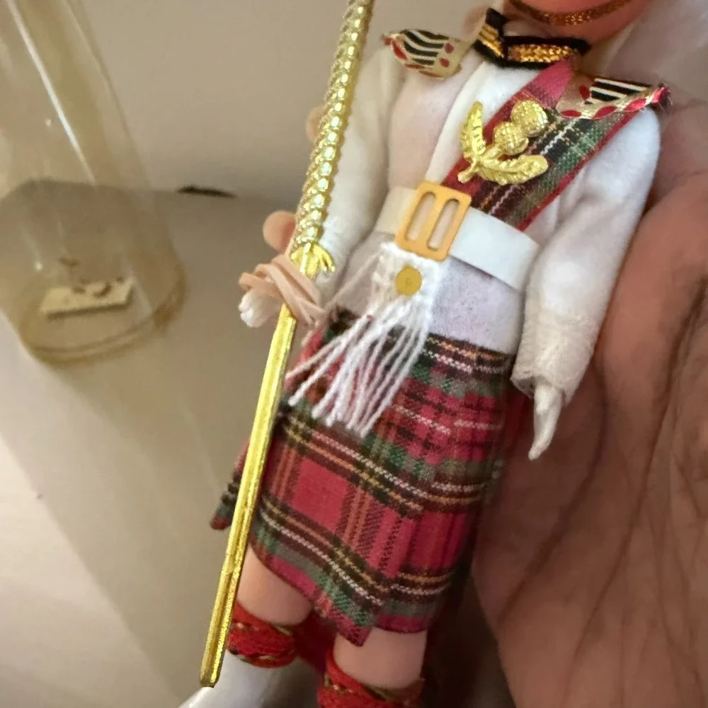 Vintage‎ Royal Scots Doll with White Bearskin 6.5